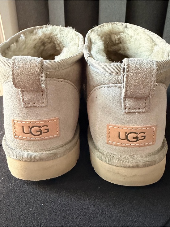 UGG Shoes - UGG Boot in Light Taupe with Beige Heel Patch